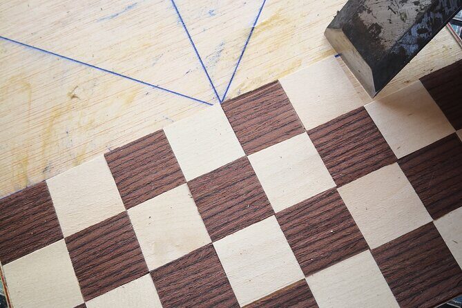 2 hours Craft workshop "The Alhambra with your hands" - Option 1: Tiled mosaic and the feel of Andalusian geometry