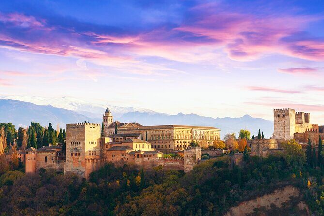 Alhambra al Completo, nazaries palaces, generalife palace - Palace Towers and Partal Palace: where the details start to sing