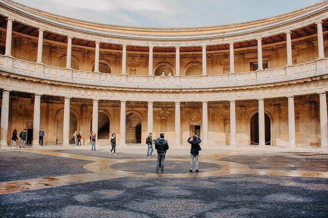 Alhambra and Generalife Skip-the-Line Ticket with Guide - Stairs, heat, and pacing: the practical stuff you’ll feel
