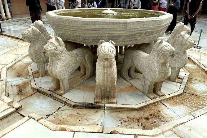 Alhambra and Nasrid Palaces Guided Tour with Tickets - Getting started at P.º del Generalife (and why it matters)