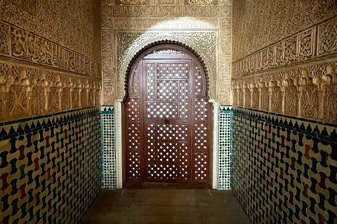 Alhambra and Nasrid Palaces Guided Tour with Tickets - Who this tour fits best (and who might want a different approach)