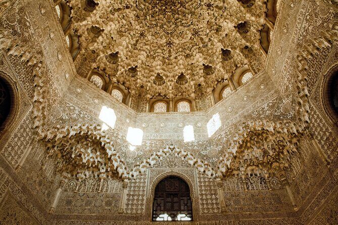 Alhambra and Nasrid Palaces: Skip-the-line Ticket and Local Guide - Meeting at P.º del Generalife and how the 3-hour rhythm works
