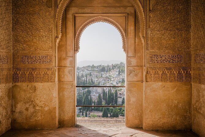 Alhambra and Nasrid Palaces: Skip-the-line Ticket and Local Guide - Nasrid Palaces: what makes a guided visit worth it