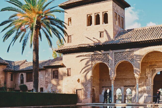 Alhambra and Nasrid Palaces: Skip-the-line Ticket and Local Guide - Communication and mobile tickets: fast check-in, less stress