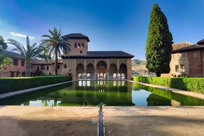 Alhambra and Nasrid Palaces: Skip-the-line Ticket and Local Guide - Timing, photos, and how to plan your Alhambra day