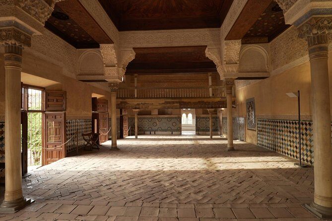 Alhambra and Nasrid Palaces Ticket with Audioguide - Meeting point and ticket pickup: where mornings go right or wrong