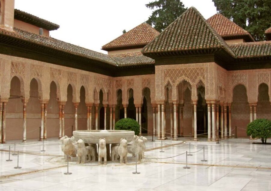 Alhambra & Generalife: Exclusive 3 hours Private Tour - Key Points You’ll Care About