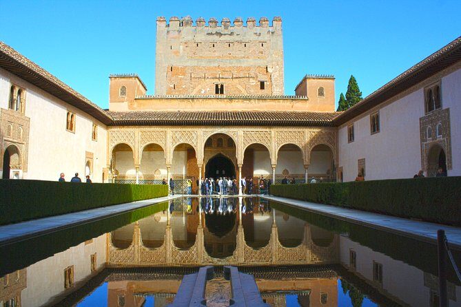 Alhambra, Generalife & Nasrid Palaces Guided Tour in Granada - Meeting at P.º del Generalife, 1G: plan your arrival like a pro