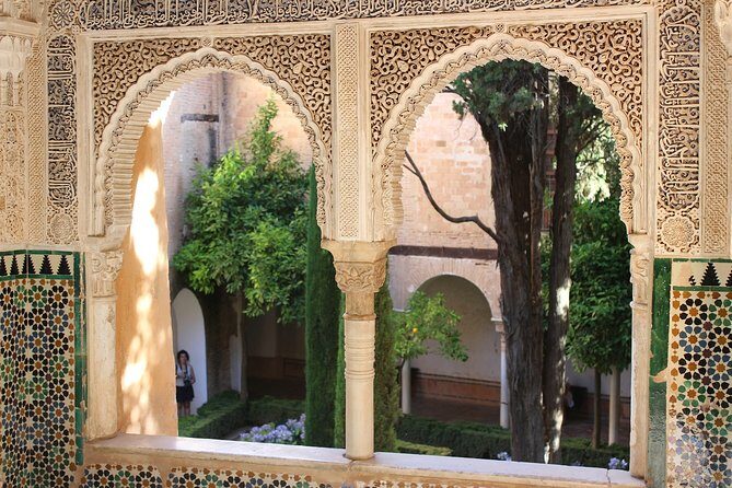 Alhambra & Generalife Skip the Line Premium Tour including Nasrid Palaces - Nasrid Palaces: the big-ticket rooms that need context