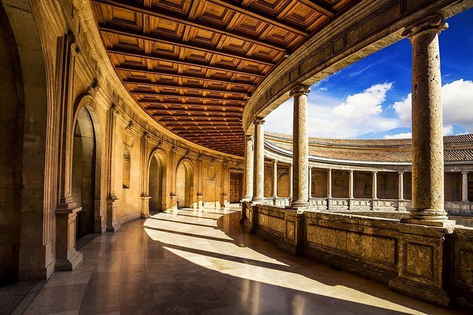 Alhambra & Generalife Skip the line Small Group including Nasrid Palaces - Nasrid Palaces: Comares, Mexuar, and the Patio of the Lions