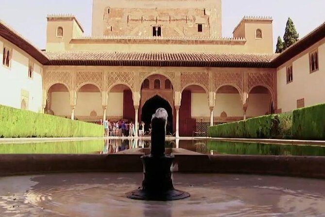 Alhambra Guided Tour & Albaicin Tour from Seville - Granada From Seville: The Long Coach Day Setup