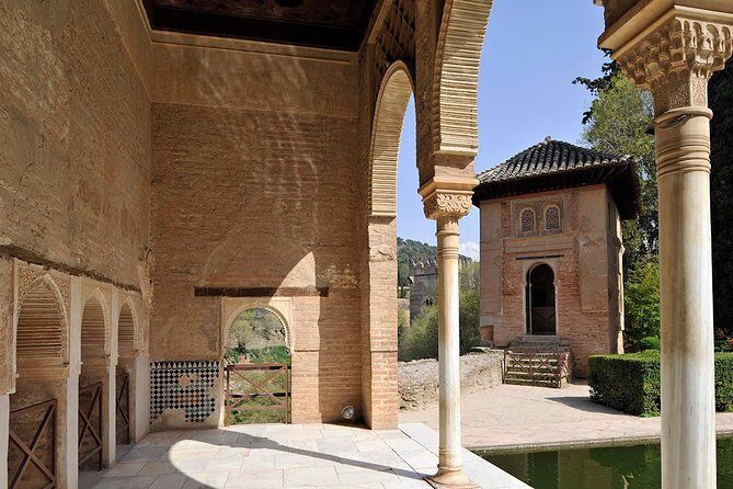 Alhambra Guided Tour & Albaicin Tour from Seville - Alcazaba: Military Layers in 15 Minutes