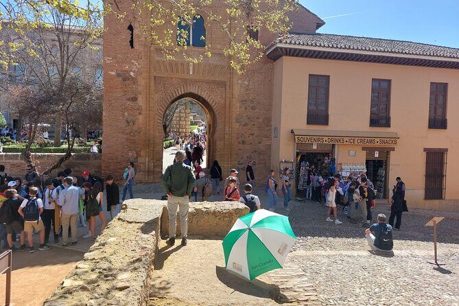 Alhambra Guided Tour, Nasrid Palaces and Generalife - Generalife gardens: water, shade, and a calmer pace