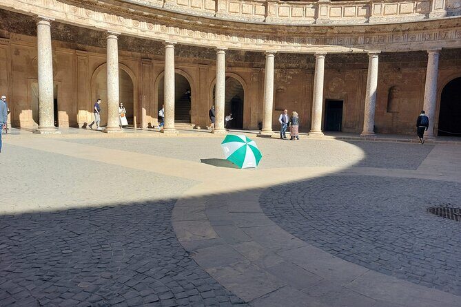 Alhambra Guided Tour, Nasrid Palaces and Generalife - Guides, headphones, and group size: why it feels smoother than DIY