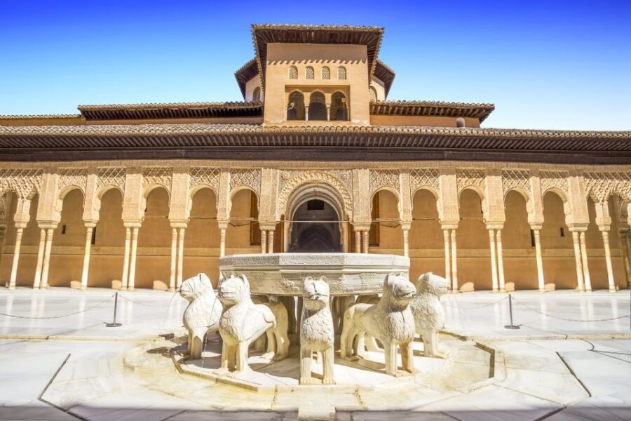 Alhambra Guided Tour with Fast-Track Entry - Generalife Gardens: 45 Minutes of Fountains and Big Views