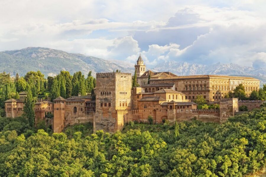 Alhambra, Nasrid Palaces and Albaicin Tour - Albaicín in the afternoon: cobblestones, balconies, and fortress views
