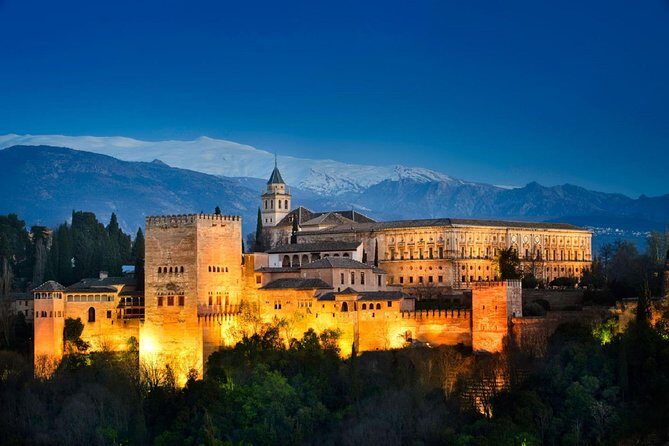 Alhambra, Nasrid Palaces and Generalife Private Tour from Malaga - Getting there and back: pickup from Malaga, ports, and cruise days