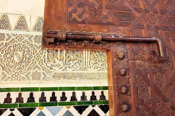 Alhambra, Nasrid Palaces and Generalife Private Tour from Malaga - Who should book (and who might prefer a DIY day)