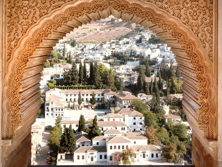 Alhambra Private Tour: Nasrid Palaces, Alcazaba & Generalife - Private guide energy: when names like Martha and Karina matter