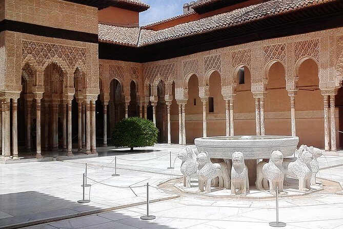 Alhambra private walking tour - Meeting Point at P.º del Generalife: Start Smooth, Not Stressed