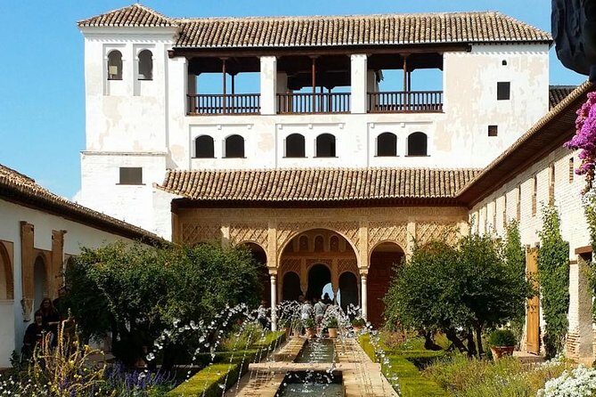 Alhambra private walking tour - Alcazaba Fortress Walk: See Alhambra as Defense, Not Just Beauty
