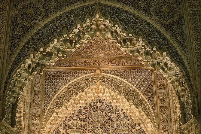 Alhambra Skip-the-line Private Tour including Nasrid Palaces - Medina streets and Charles V time inside the same fortified walls