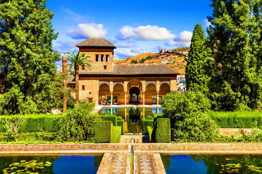 Alhambra: Ticket with Audioguide - Meeting point and how pickup actually works