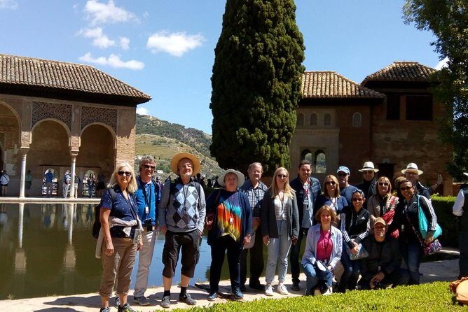 Alhambra Tour :Generalife Gardens ,Palaces and towers.Skiptheline - Your 3-hour plan: what you’ll see and why it works