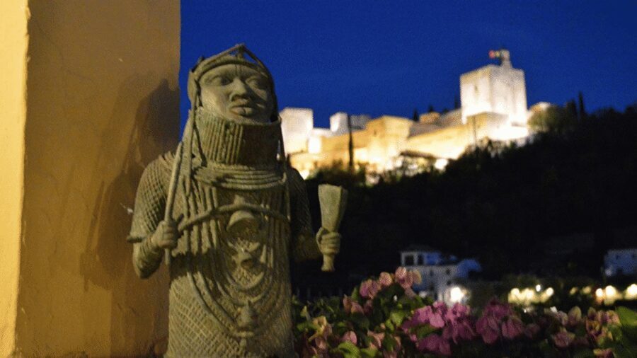 Alhambra: Tour Leyendas de la Alhambra - Why This Alhambra Night Walk Feels Different Than Palace-Only Tours