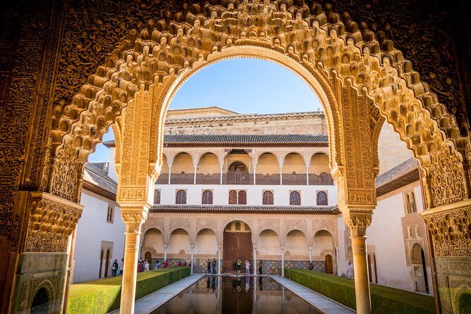 Alhambra Tour & ticket: Nasrid Palaces, Alcazaba & Generalife - Price and value: $78.44 for access plus guidance