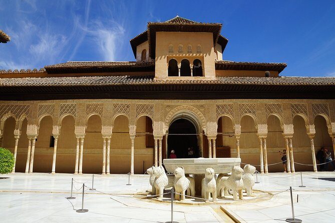 Alhambra Tour & ticket: Nasrid Palaces, Alcazaba & Generalife - Duration and pacing: about 3 hours with a serious walking bill
