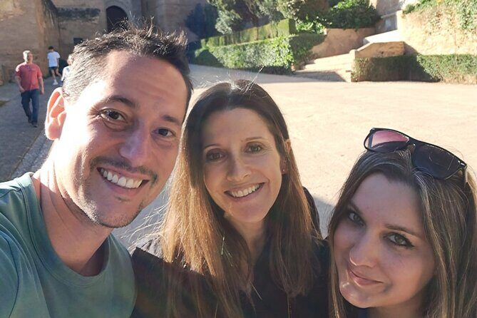 Alhambra Unique Experience: Private visit with official guide - Where you start: P.º del Generalife at 12:00 pm
