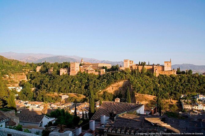 Alhambra with Nazaries Palaces Private Tour from Seville - Hotel pickup and the 7:00 am start in Seville