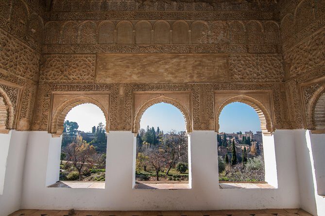 Alhambra with Nazaries Palaces Private Tour from Seville - Granada free time: how to use it without rushing