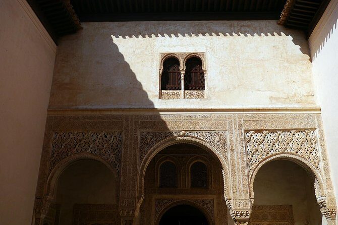Alhambra&Generalife, Albaicín & Sacromonte Private Tour - Albaicín: Granada’s Old Arab Quarter on Foot