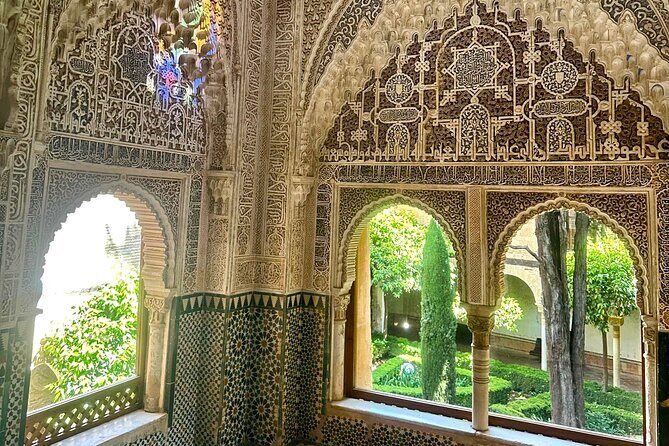 Arabic Private tour Alhambra (Not Included Ticket ) - Nasrid Palaces in 90 minutes: where the story is most intense