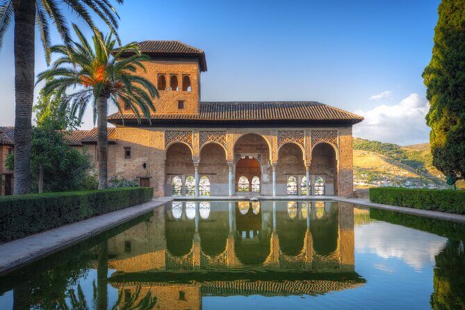 Complete Private Tour of Alhambra with Nasrid Palaces - Entering the Alhambra Monumental Complex: More Than Just Photo Stops