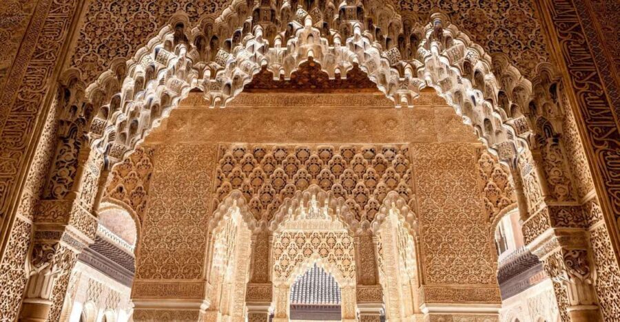 Fast-Track Alhambra & Nasrid Palaces Guided Tour - Generalife Gardens: Where Leisure Looks Like Architecture