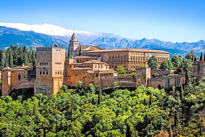 For Cruise Passengers ONLY: Granada and Alhambra from Malaga Port - Guides on the day: how the narration shaped the visit