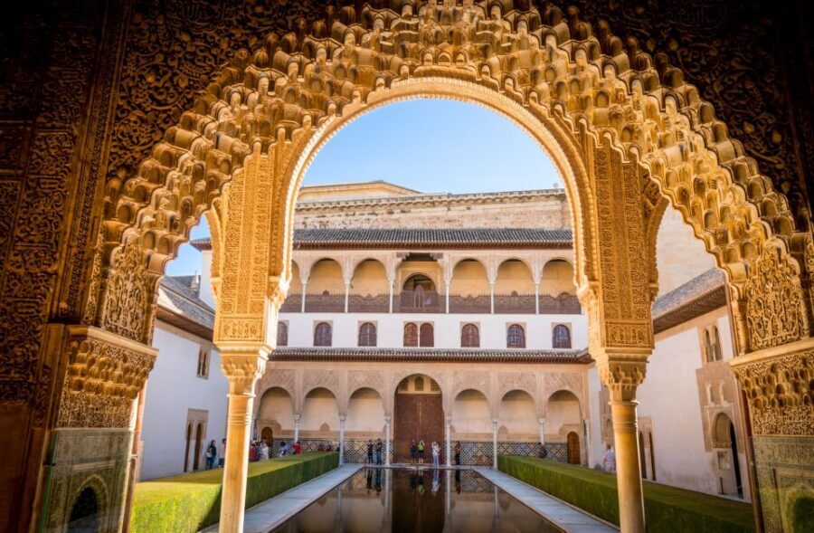 From Costa del Sol: Granada, Alhambra + Nasrid Palaces Tour - Walking, Weather, and Packing: The Real-Day Checklist
