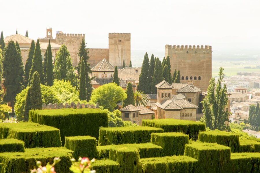 From Seville: Granada Day Trip with Alhambra and Albaicín - Time, lunch, and the pacing reality check