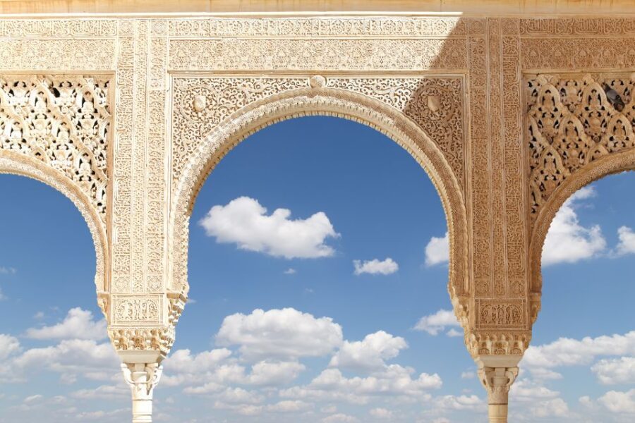 Granada: 3-Hour Alhambra and Generalife Gardens Guided Tour - Nasrid Palaces walk: Mexuar, Comares, and Leones in context