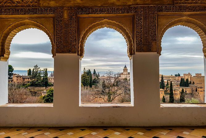 Granada: Alhambra, Albaicin and Sacromonte Guided Tour - Why This Granada Combo Tour Saves Time (and Decision Fatigue)