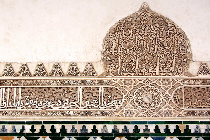 Granada: Alhambra, Albaicin and Sacromonte Guided Tour - Headsets and Guide Quality: Why Communication Matters Here