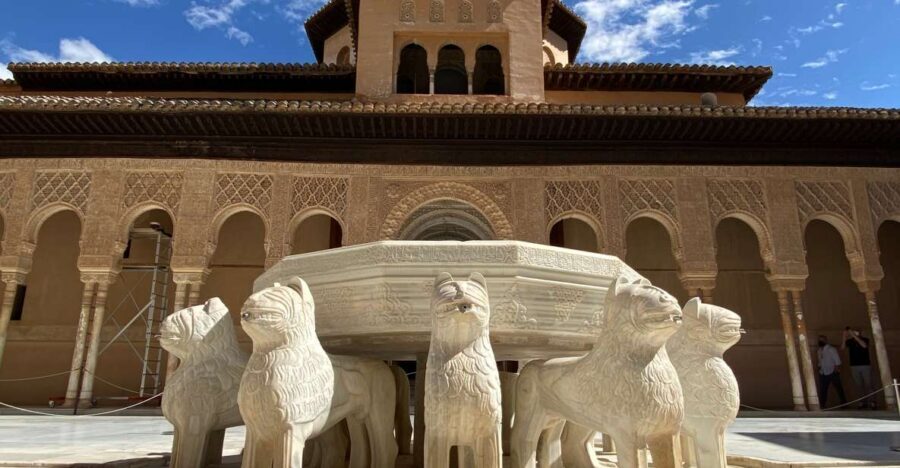 Granada: Alhambra, Alcazaba, and Generalife Private Tour - Key highlights worth your attention