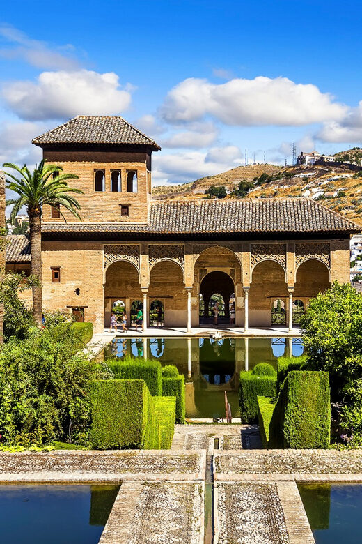Granada: Alhambra and Albaicín Small Group Tour - Practicalities That Can Make or Break Your Day