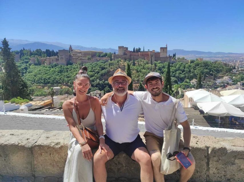Granada: Alhambra and City Private Tour - Inside the Alhambra: how a private guide makes the citadel click