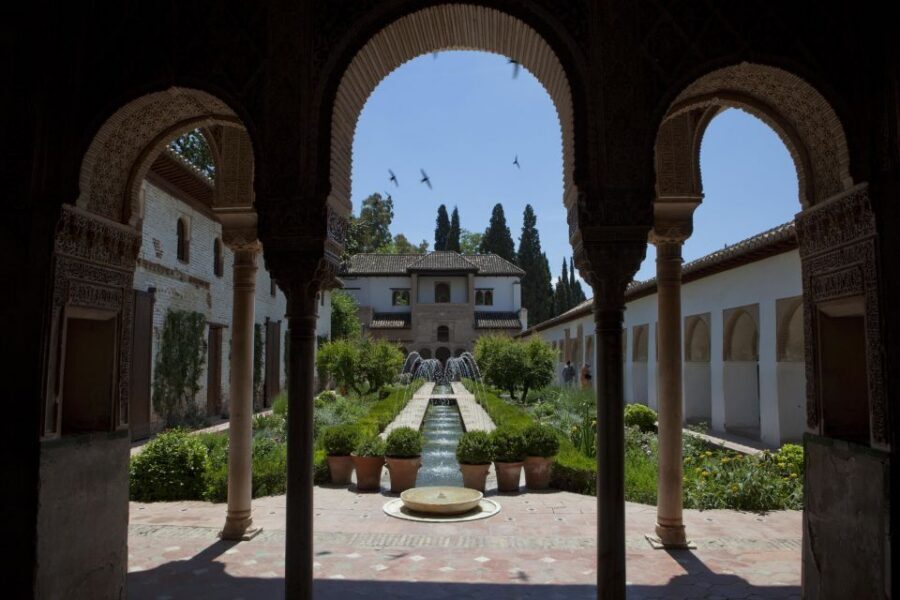 Granada Alhambra and Generalife Gardens Experience Tour - What you actually get (and what you might miss): Nasrid Palaces