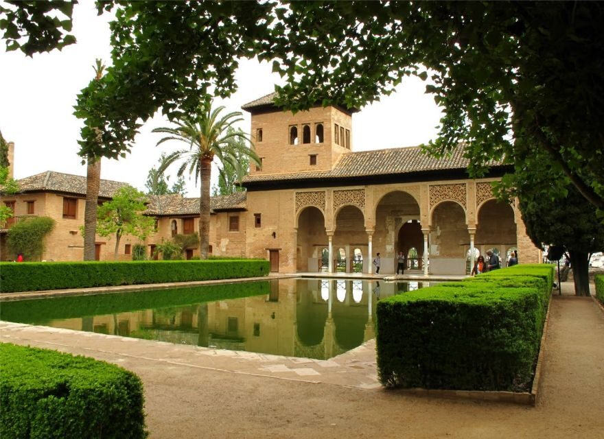 Granada: Alhambra and Generalife Gardens Guided Tour - Paseo de los Cipreses and the Secano/San Francisco Gardens: nature with a purpose