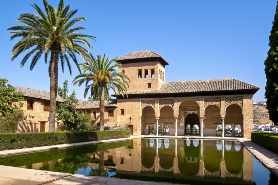 Granada: Alhambra and Generalife Private Fast-Track Tour - Price and Value: Is $330 a Good Deal?